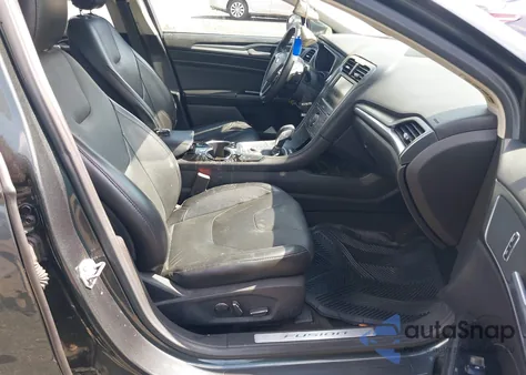 2015 Ford Fusion Titanium z USA, uszkodzony, nr VIN 3FA6P0K95FR238278